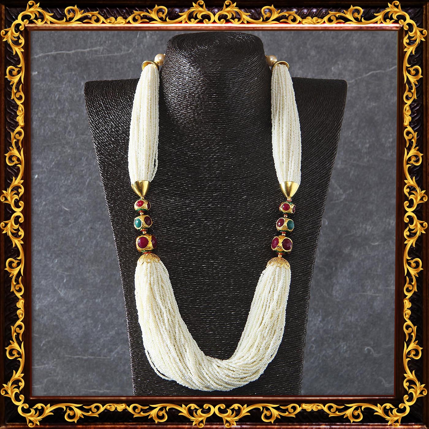 Designer_emerald_pearl_necklace